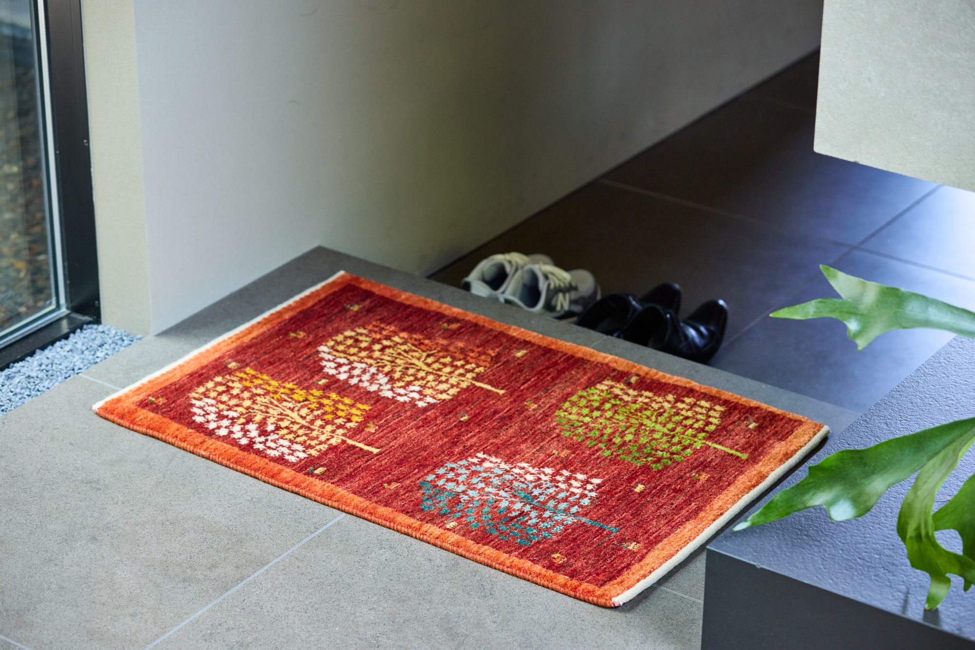 使用事例③ 玄関ギャッベ 赤