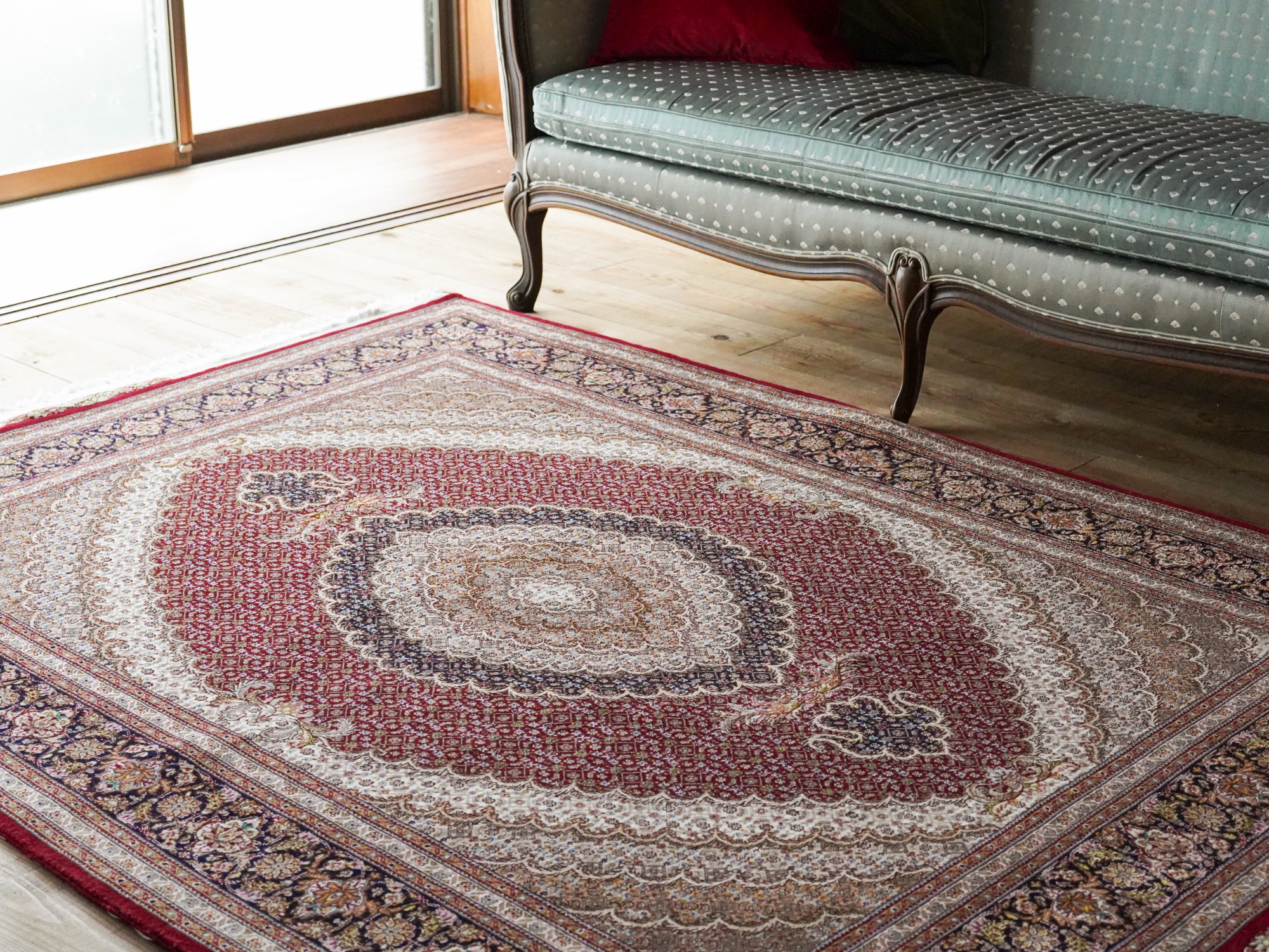 使用事例① ペルシャタブリーズ赤