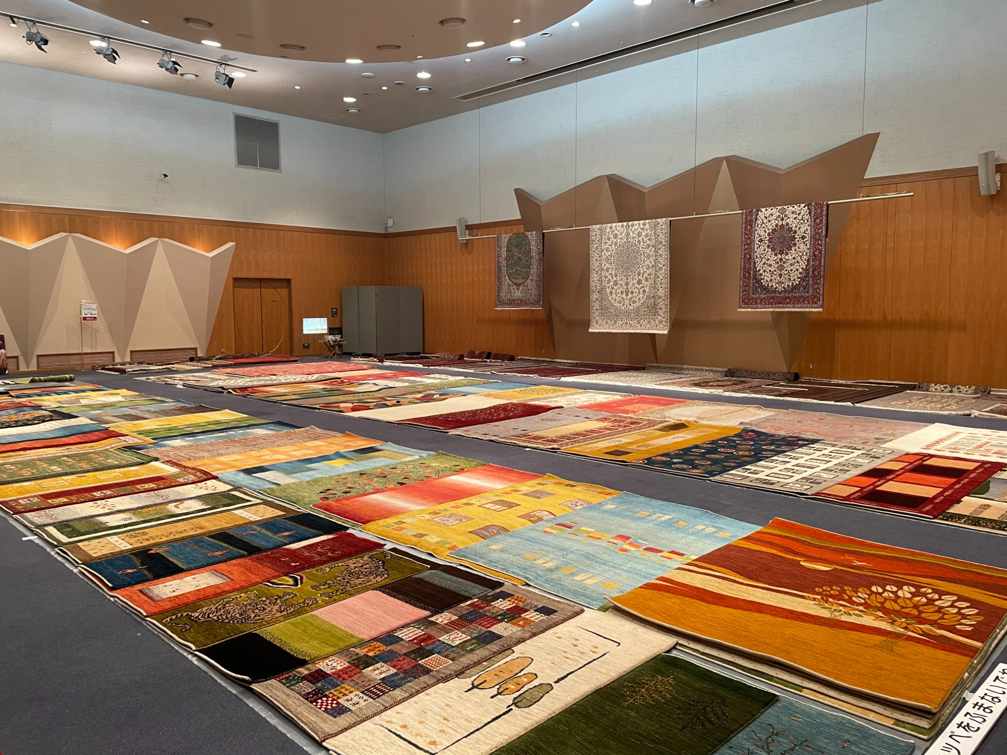 【500枚展示】尾張旭市　ギャッベ＆ペルシャ絨毯　展示会