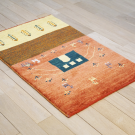 アマレ・92×59・赤・黄色・テント・鹿・ラクダ・木・玄関サイズ・使用イメージ画