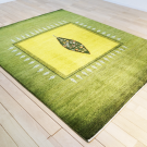 カシュクリ・193×154・緑・黄色・糸杉・生命の樹・リビングサイズ・使用イメージ画