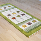 カシュクリ・160×65・緑・鹿・木・小花・キッチンサイズ・廊下敷き・使用イメージ画