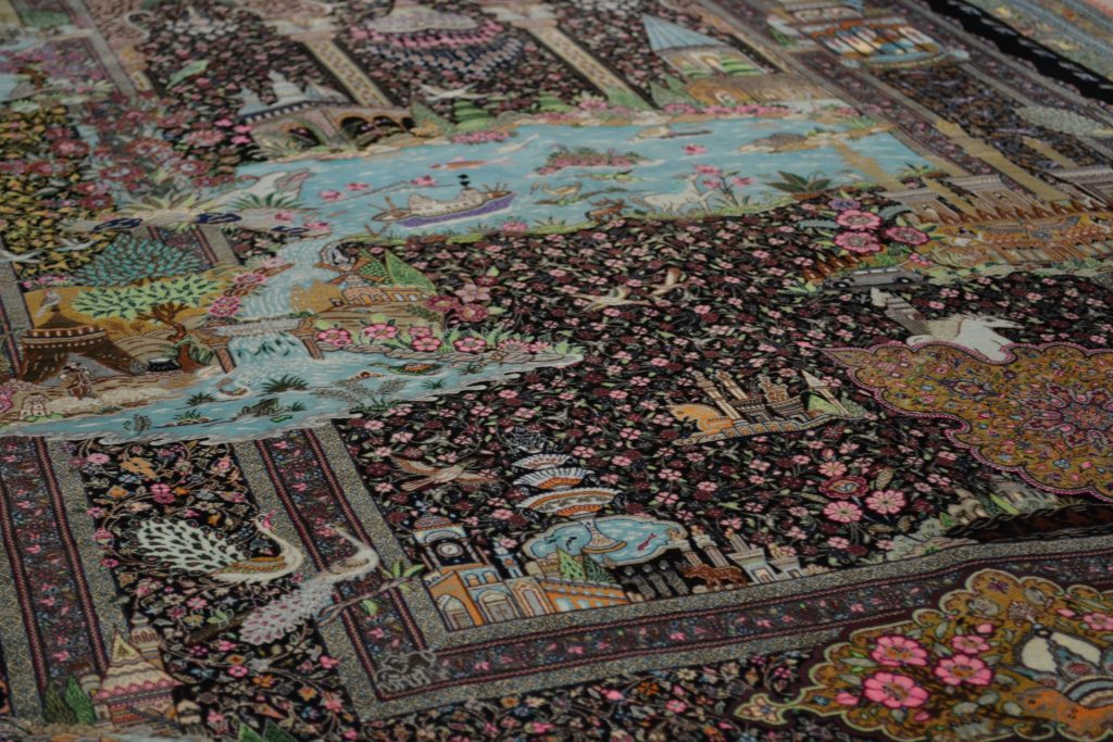 イランクムの有名工房ジャムシディ工房のシルク絨毯