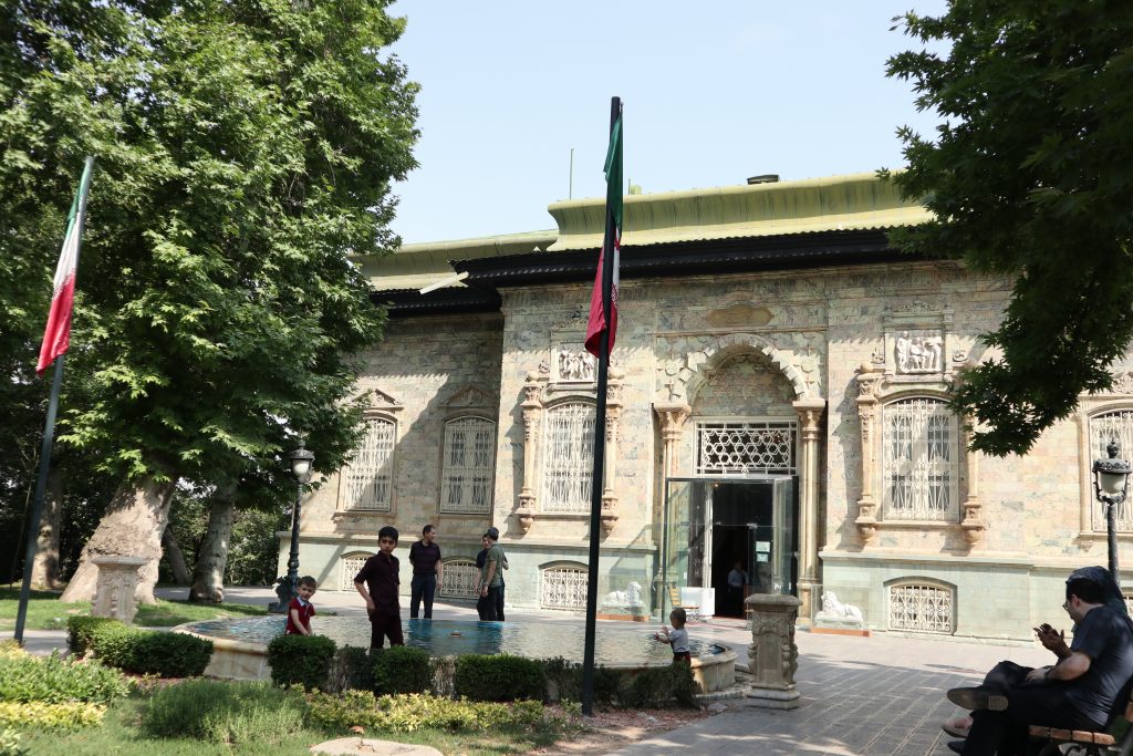 イランの首都テヘランにある、サーダバード宮殿