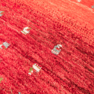 アマレ・センターラグサイズ・赤色・草花、鹿・アップ画