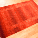 カシュクリ・167×98・赤色・グラデーション・シンプル・センターラグサイズ・使用イメージ画