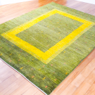 アマレ・193×152・緑色・黄色・木・リビングサイズ・使用イメージ画
