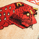 オールドライオン・158×104・原毛・赤色・ライオン・ペイカン文様・センターラグサイズ・アップ画