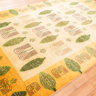 カシュクリ・224×145・黄色・糸杉・しだれ柳・リビングサイズ・使用イメージ画