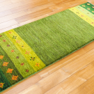アマレ・139×50・シンプル・緑色・黄緑・グラデーション・廊下敷き・キッチンサイズ・使用イメージ画