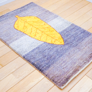 カシュクリ・97×61・グレー原毛・糸杉・黄色・玄関サイズ・使用イメージ画