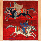 オールドギャッベ・104×87・赤色・馬・人・センターラグサイズ・真上画