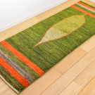 アマレ・149×50・緑色・オレンジ・糸杉・グラデーション・廊下敷き・かまちサイズ・使用イメージ画