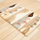 アマレ・88×59・白原毛・木・茶色原毛・グレー・風景・玄関マットサイズ・使用イメージ画